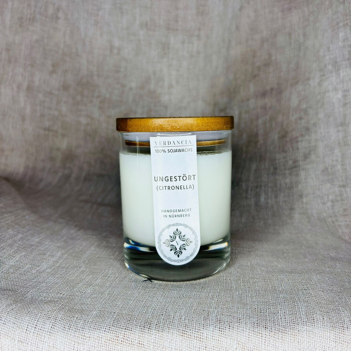 Indisturbato (Citronella) | Candela profumata cera di soia - citronella - contro le zanzare - profumo di agrumi freschi - candela da esterno