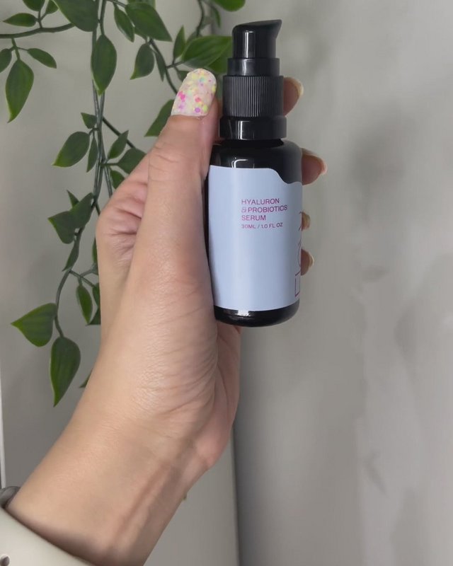 Hyaluron og probiotika serum