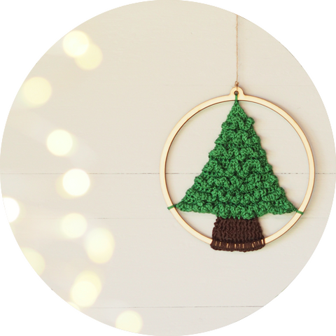 Tipp für den Weihnachtsurlaub! - DIY Häkelset Weihnachtsbaum in Holzkugel