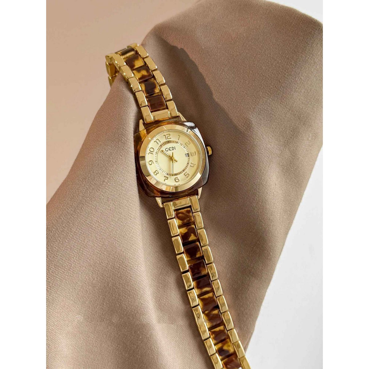 Mindu - Square Statement Retro Women's Watch
