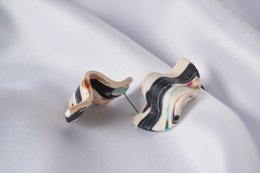 Orecchini Ragna in beige e colorati