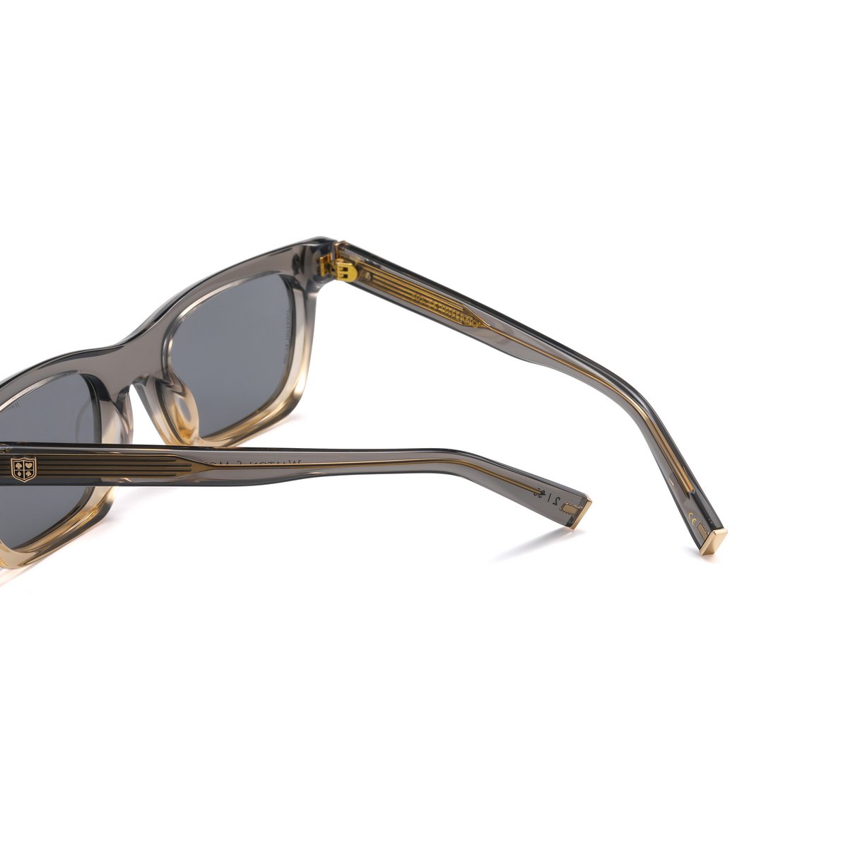 Walton et Mortimer NO. 54 : Lunettes de soleil grises transparentes "Inferno"