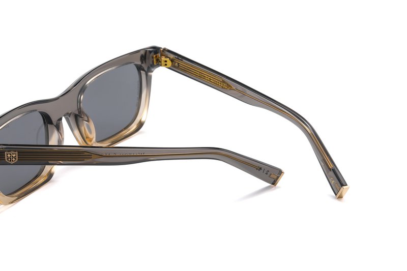 Walton & Mortimer Nr. 54: Transparente graue Sonnenbrille „Inferno“.