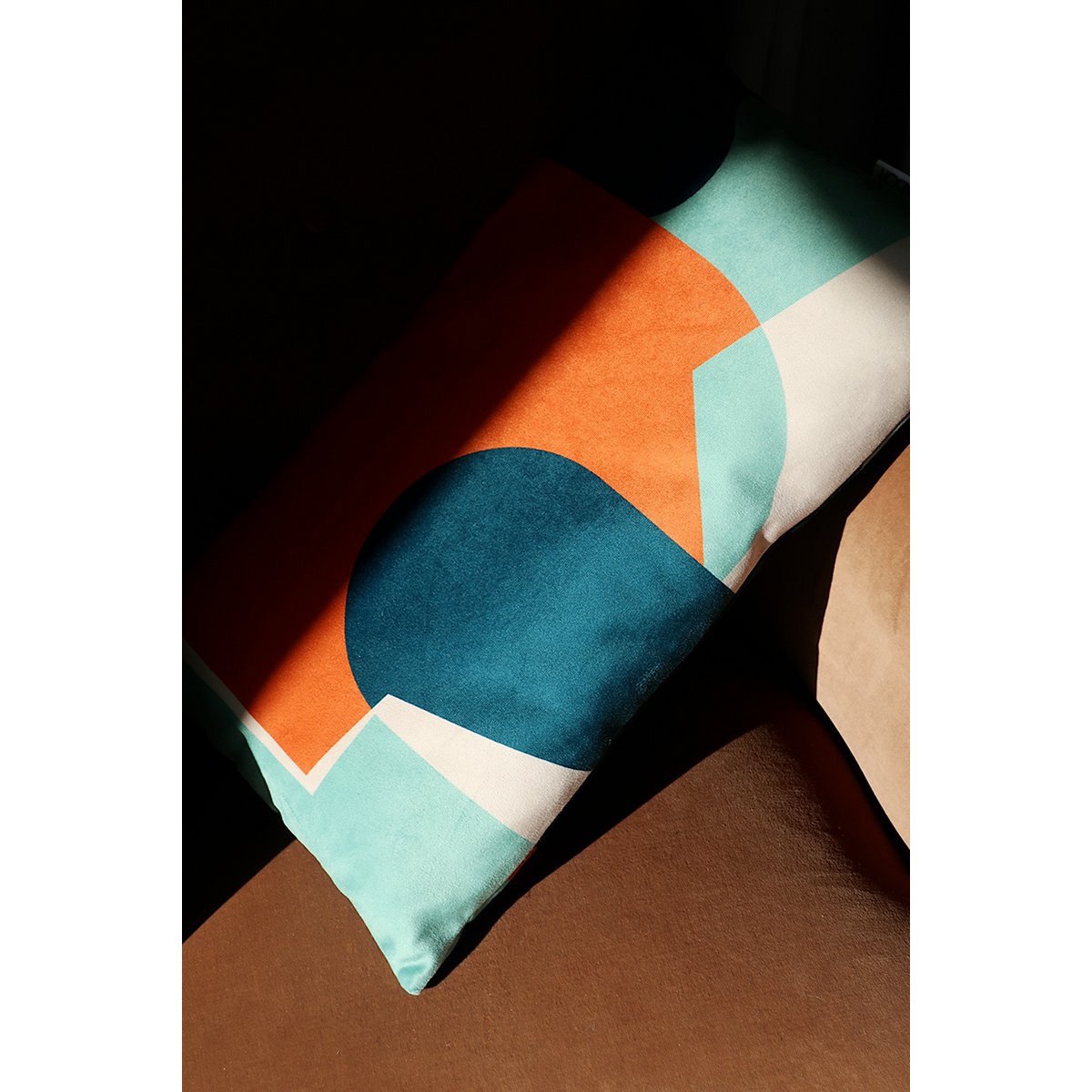 Coussin Dunes en velours motifs géométriques