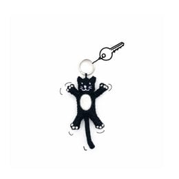 Black cat keyring with paws raised