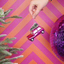 Ornament - Xmas Hanger -Pink Car/Xmas Tree 10x5x7cm