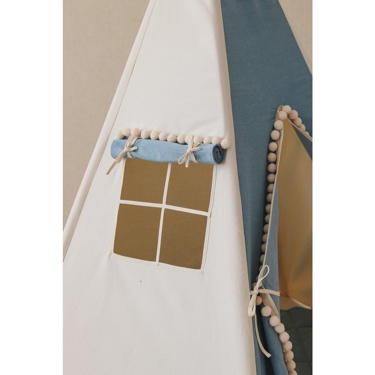 Tipi "Jeans" met pompons en mattenset
