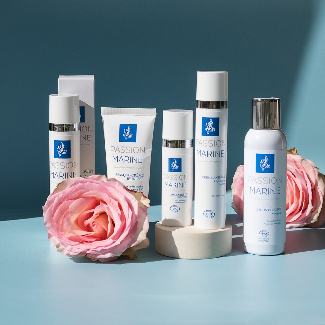GLÆDELIG RENSENDE LOTION MED MARINE AKTIVE INGREDIENSER OG ROSENVAND 125ML