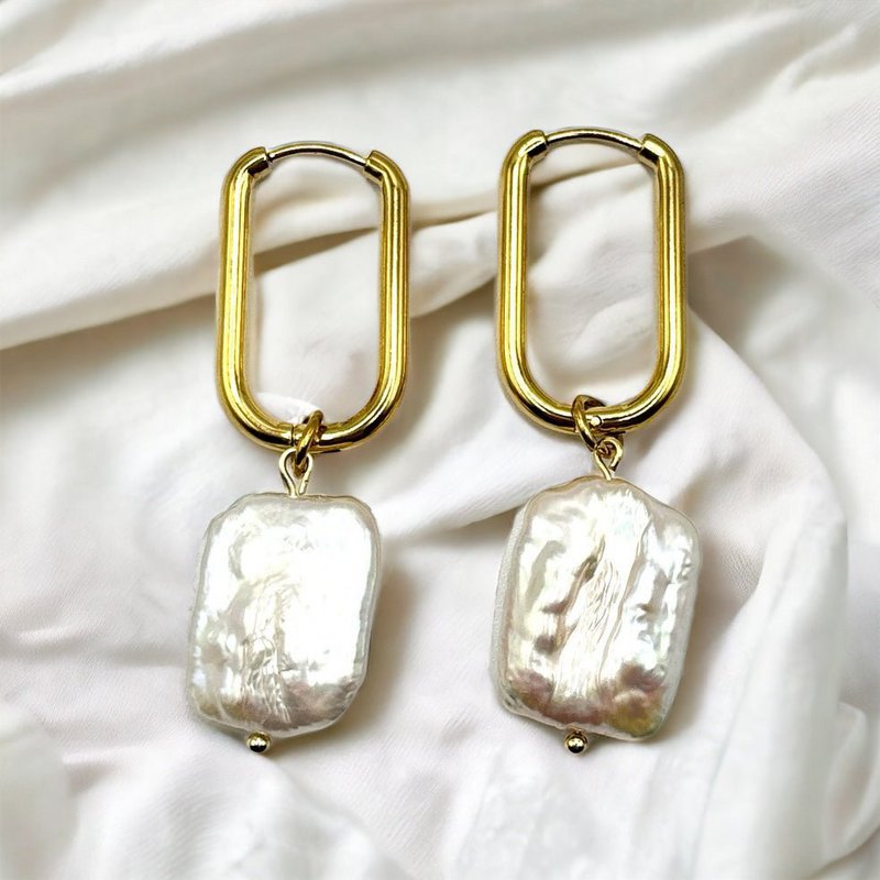 PURA - Huggie hoops with keshi pearls