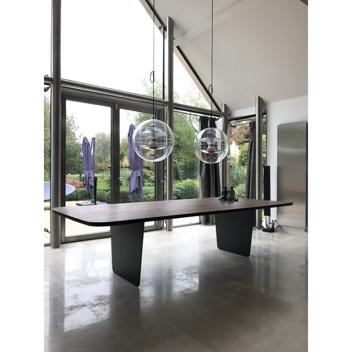 Carbon Claro table