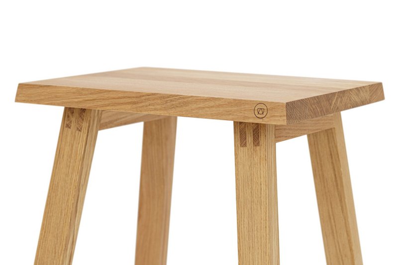 Eleganter Hocker »Fritz« aus Eichenholz