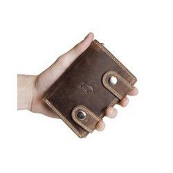 Billetera con cadena de cuero de color marrón claro