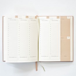 Weekly planner (soft green cover)