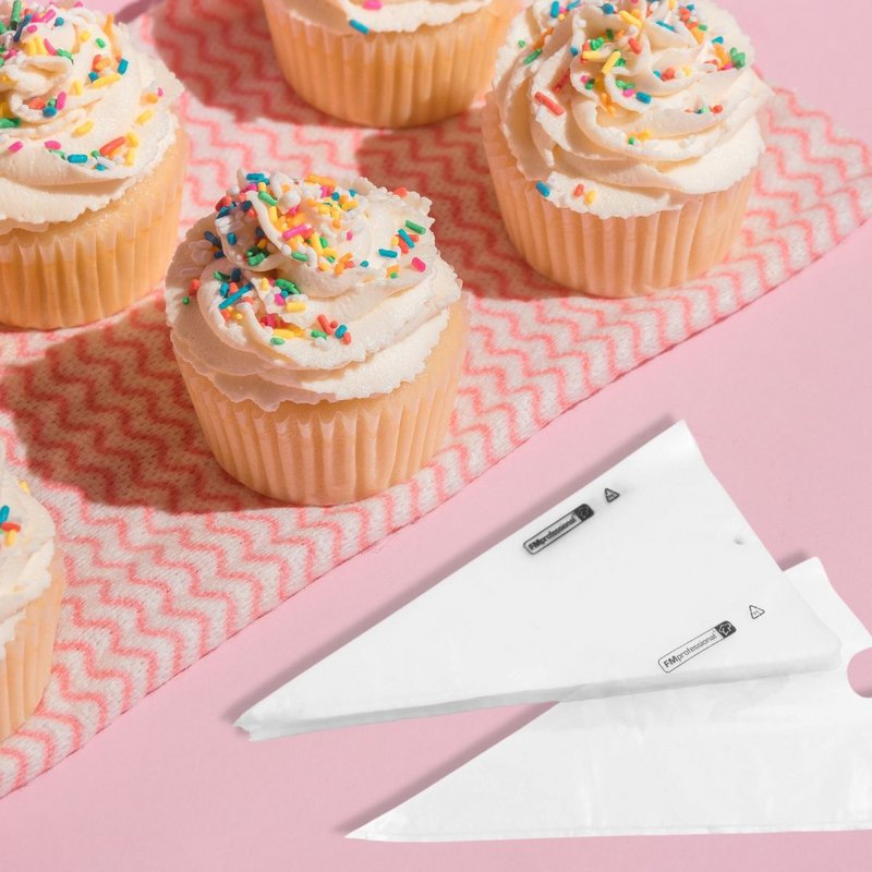 Set de 100 mangas pasteleras profesionales desechables de 50 cm y vaso medidor de plástico transparente de 1 litro FM Professional