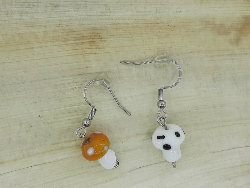 %23284 OW Mushroom earrings