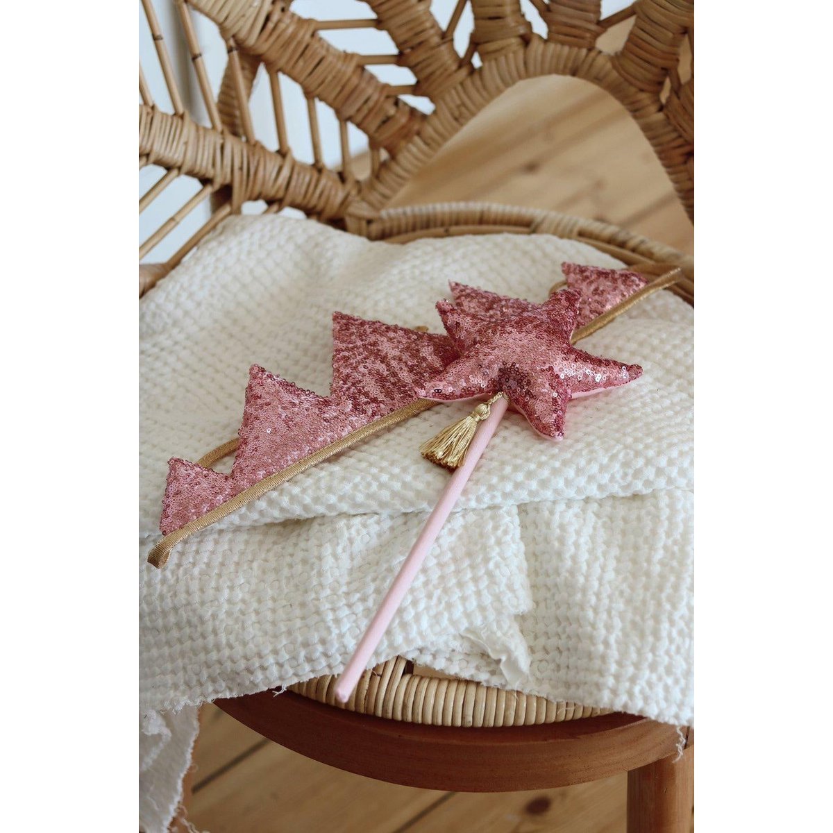“Pink Sequins” Wand