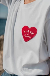 T-shirt patch coeur brodé