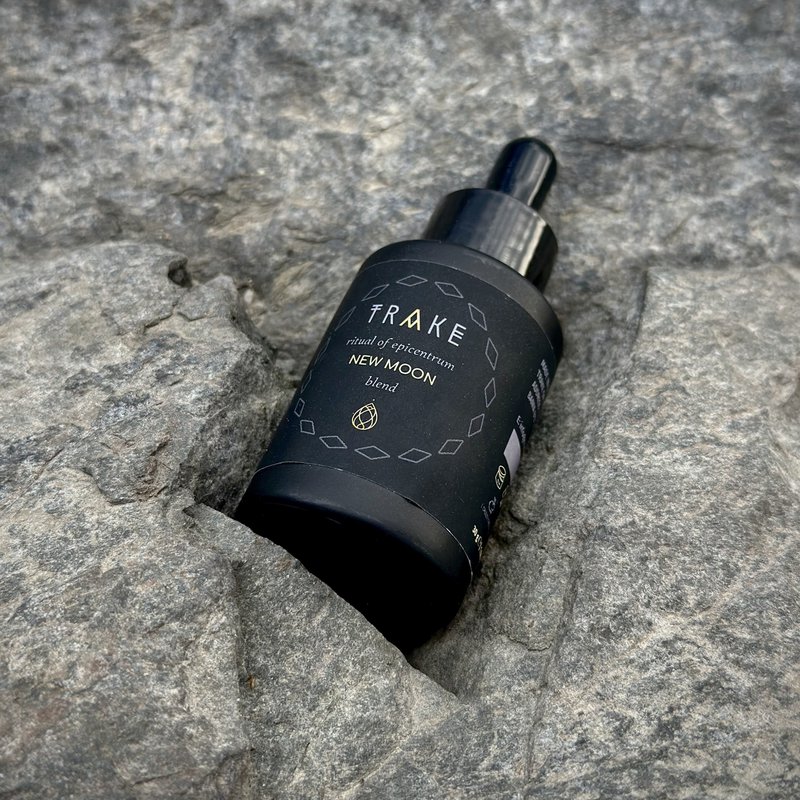 Miscela di olio essenziale di New Moon - Bergamot, Cedarwood, Lemon & Peppermint - Focus & Intevention, Clean Beauty, Vegan - 30 ml