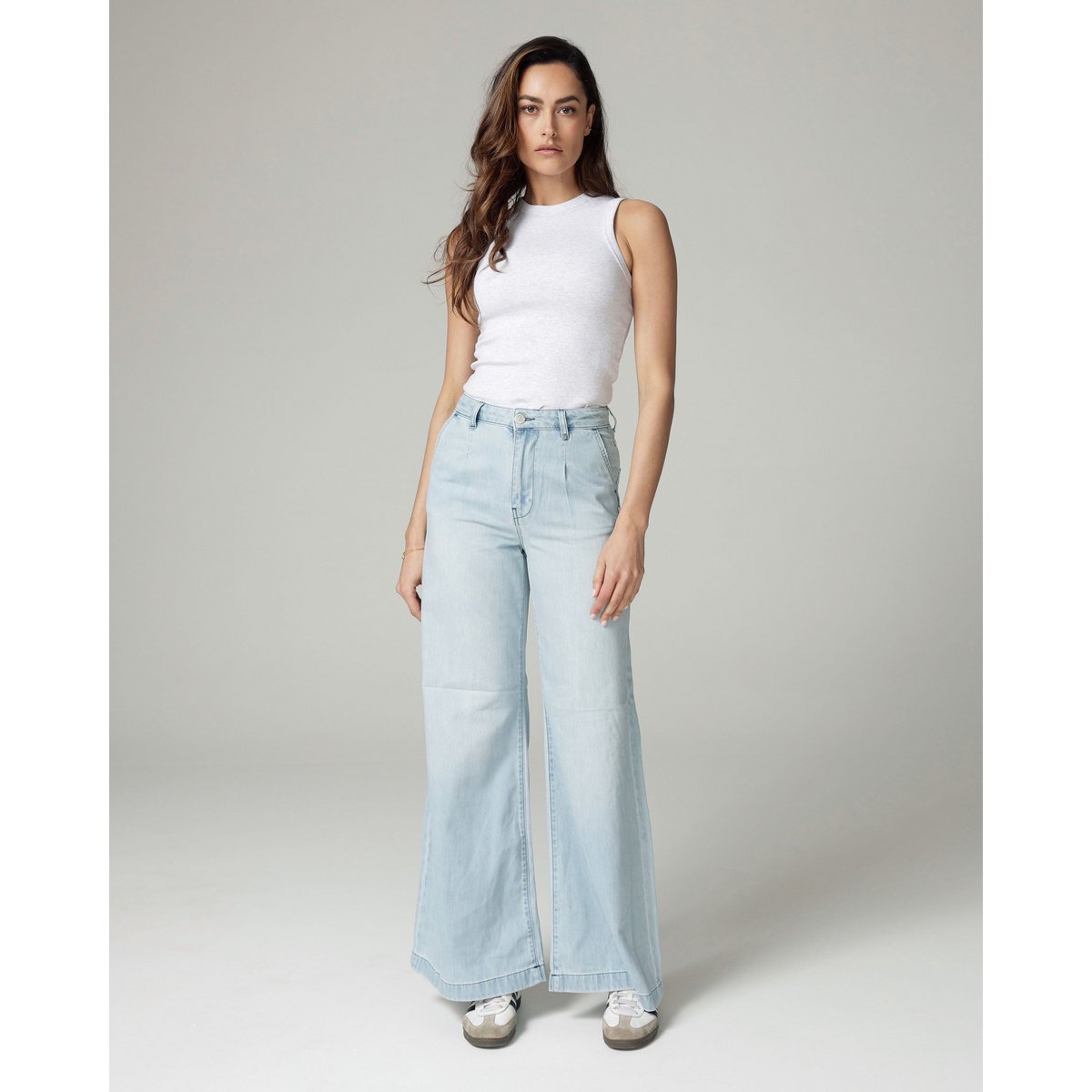 Jean taille haute à jambe large bleu décoloré | Le Diba