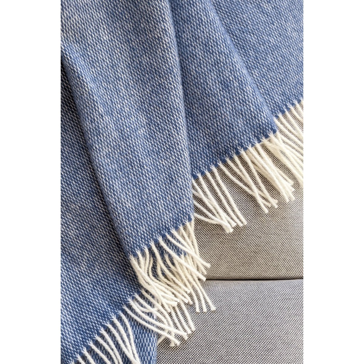 Wool blanket/cuddly blanket pickstitch rain