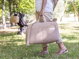 Crossbody barselstaske til barnevogn og hospital. Praktisk og elegant organisatortaske med stor kapacitet. Produkt fremstillet i Spanien.