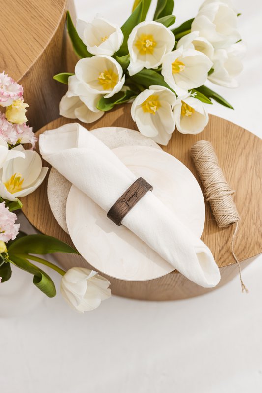 Elegant Personalized Oak Wood Oval Napkin Ring, Custom Engraved Table Decor for Weddings, Dinner Parties, and Home Dining, Wedding Favor
