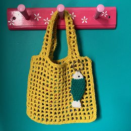 Luna-Leena keychain fish - bag charm - green - organic cotton - hand crocheted in Nepal - bag hanger