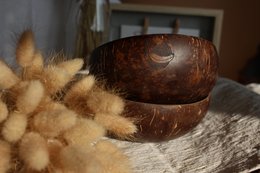 Kokosnussschale aus polierter Kokosnuss