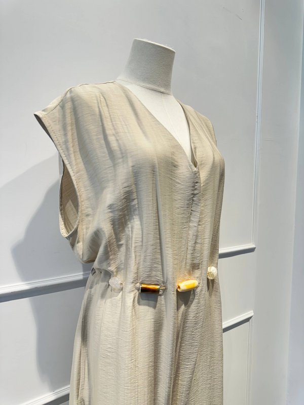Lang Jumpsuit-kjole med perlebælte - VISCOSE - 8800