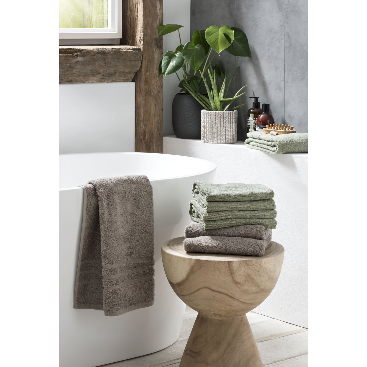 Set de serviettes DAILY UNI (5 tailles, 14 couleurs)