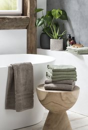 Set de serviettes DAILY UNI (5 tailles, 14 couleurs)