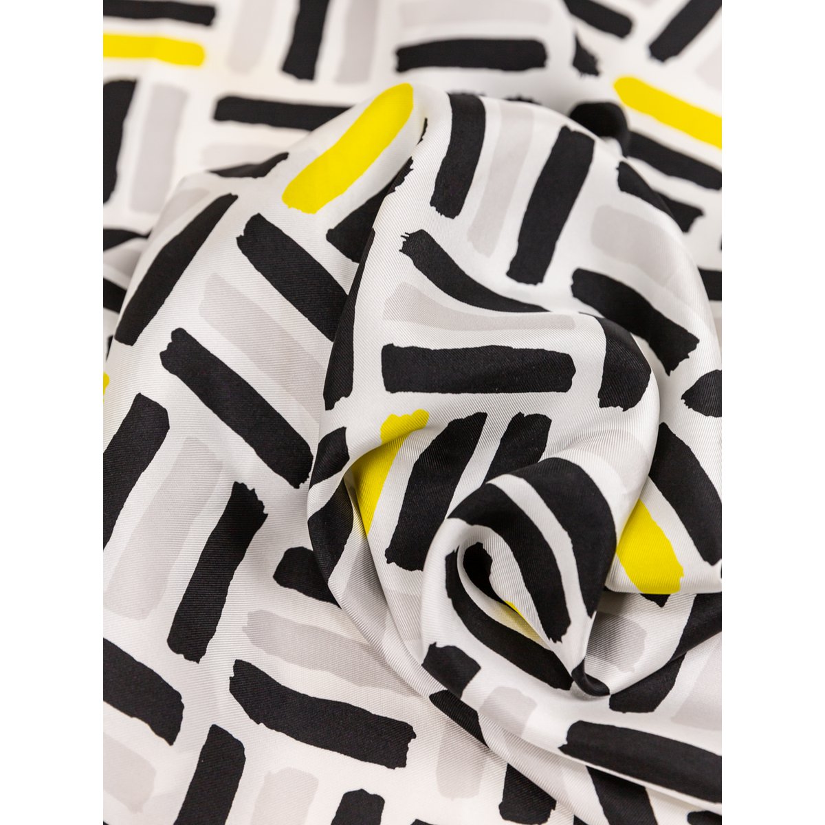 Foulard quadrato in seta 90x90 cucito a mano