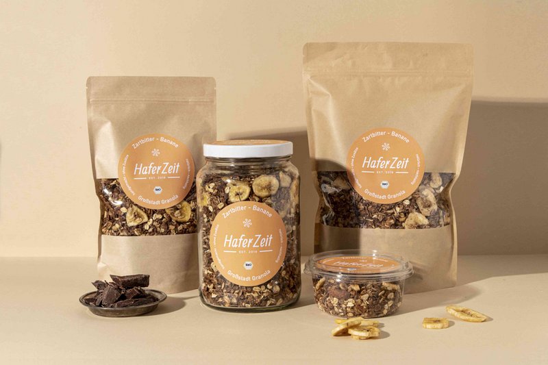 Banana scura con granola biologica