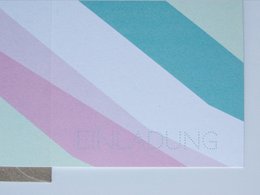 Pastel-colored geometric invitation card with the text "Aprilblüten • Einladungskarte" (April Blossoms • Invitation Card).