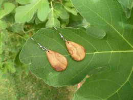 Boucles d'oreilles pendantes en forme de goutte en bois d'olivier remarquablement maîtrisé, très léger, surface huilée mate