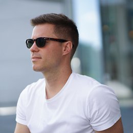 Roland Elegance Eyewear - realizzato in plastica oceanica riciclata per un look lussuoso