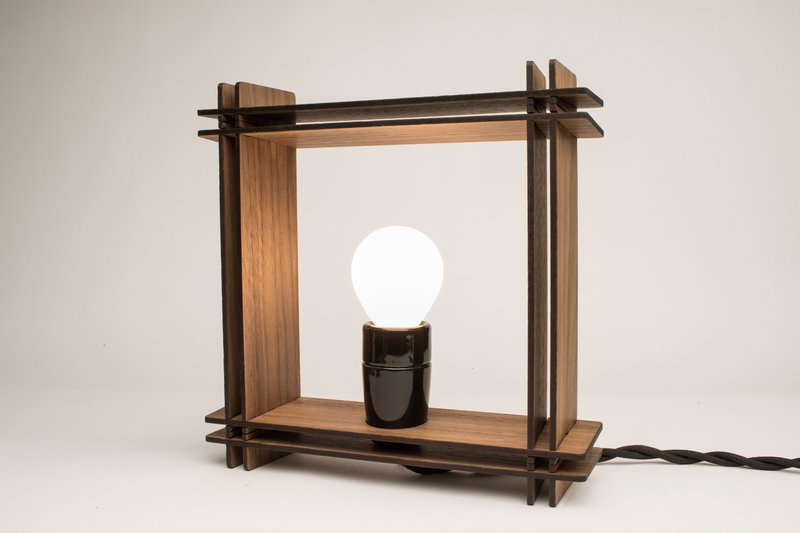Hashtag LAMP No. 1 carré noyer – Lampe de table dimmable minimaliste - Cadeau de Noël