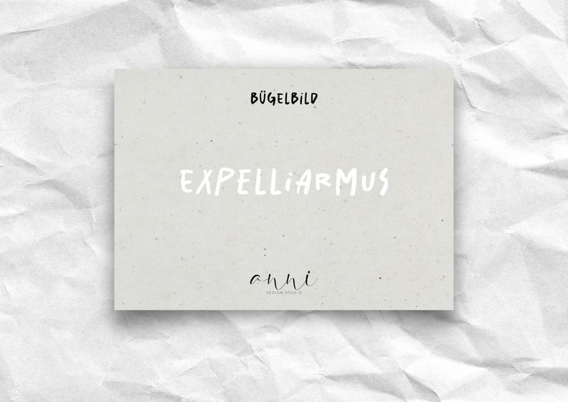 Opstrijktransfer “Expelliarmus” – DTF-transfer, zwart/wit