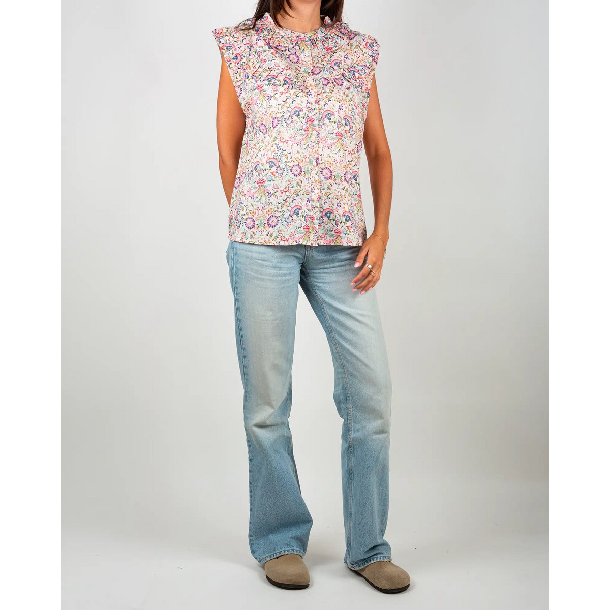La blouse femme sans manches à volants Febre rose