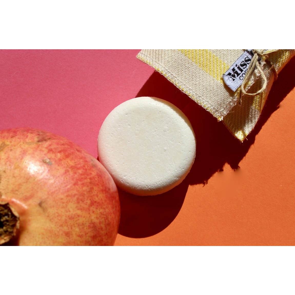 Festes festes Shampoo mit weißer Tonerde, Jojoba und Grapefruit