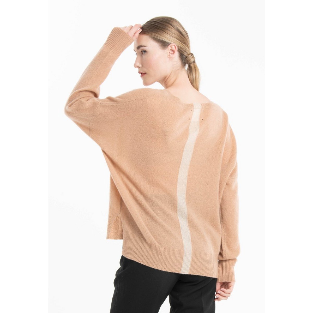 NAMI 23 Maglia scollo a V in cashmere con fascia colore cammello/beige