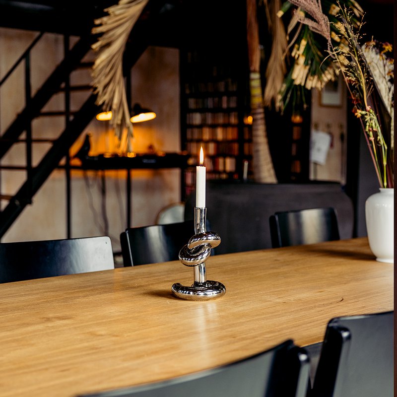 KNOTTED CANDLEHOLDER