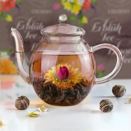 Blooming tea giftset in modern bloemmotief met glazen kan, zwarte thee (6 theeroosjes / 3 soorten)