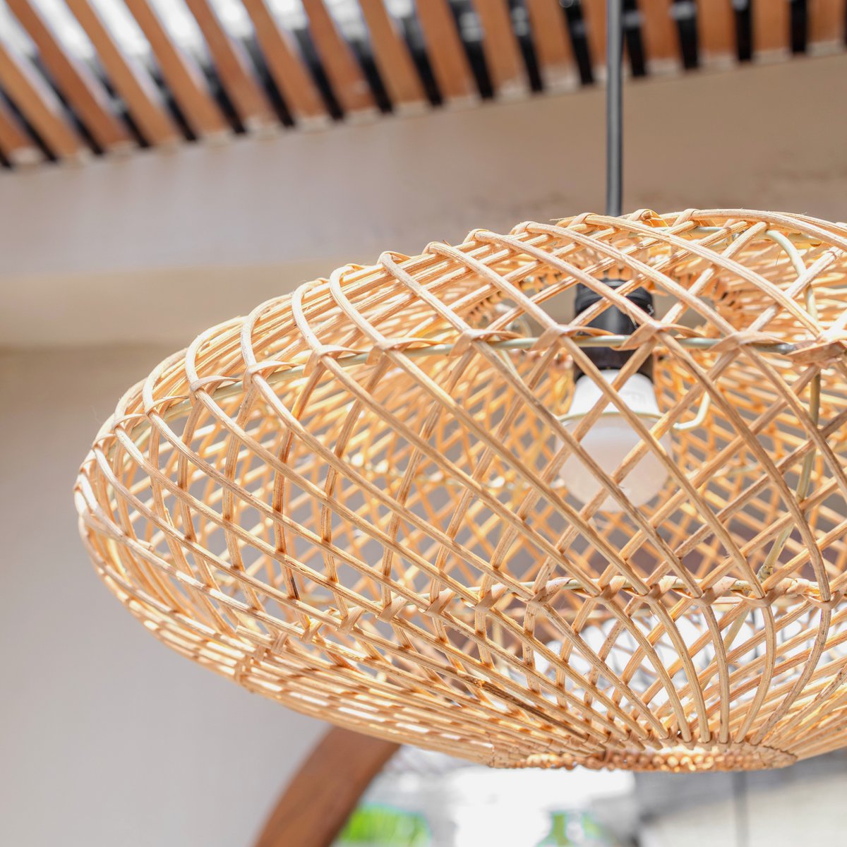 Rattan Abszade-BOHO Wiselant Light-Natural Suiling Lampa-Lampa w kształcie dysku-płaskie ręcznie tkane światło sufitowe (Ø 40 cm) Arana