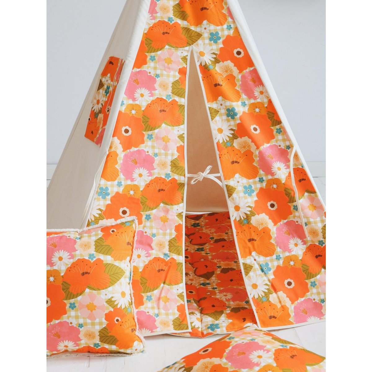 Tipi-Zelt „Picknick mit Blumen“.