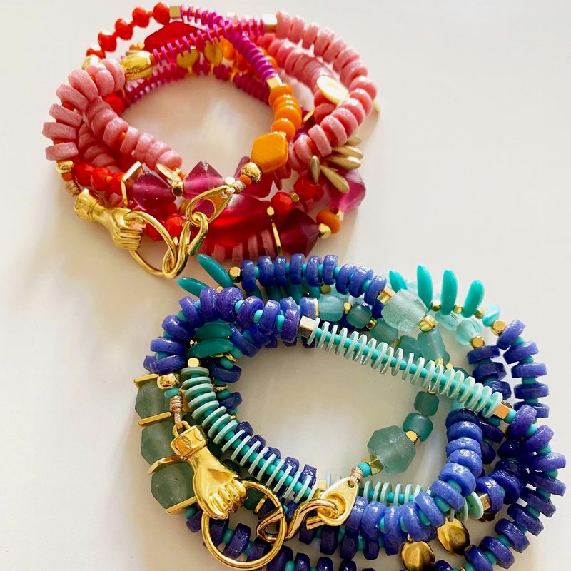 BUENAVENTURA alsidig halskæde/armbånd med blå og aqua perler