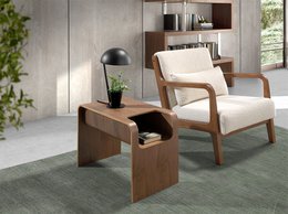 Fauteuil van gestoffeerde stof en notenhout 5100