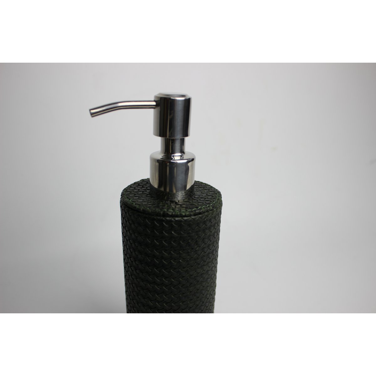 Round soap dispenser in crocodile look-black and stainless steel
