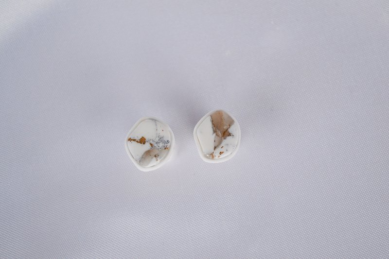 Ohrstecker Ella in Weiß & Metallic