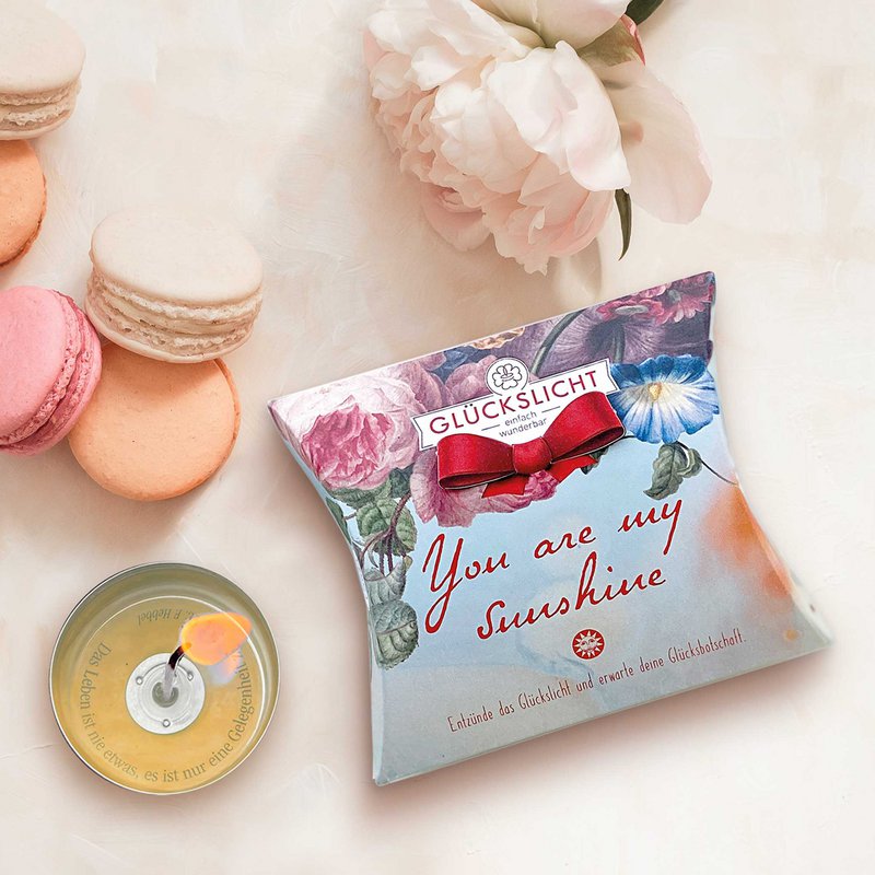 Lucky light / In a gift box with a cut-out bow 🎀 / Vintage / You are my sunshine / With a romantic floral motif